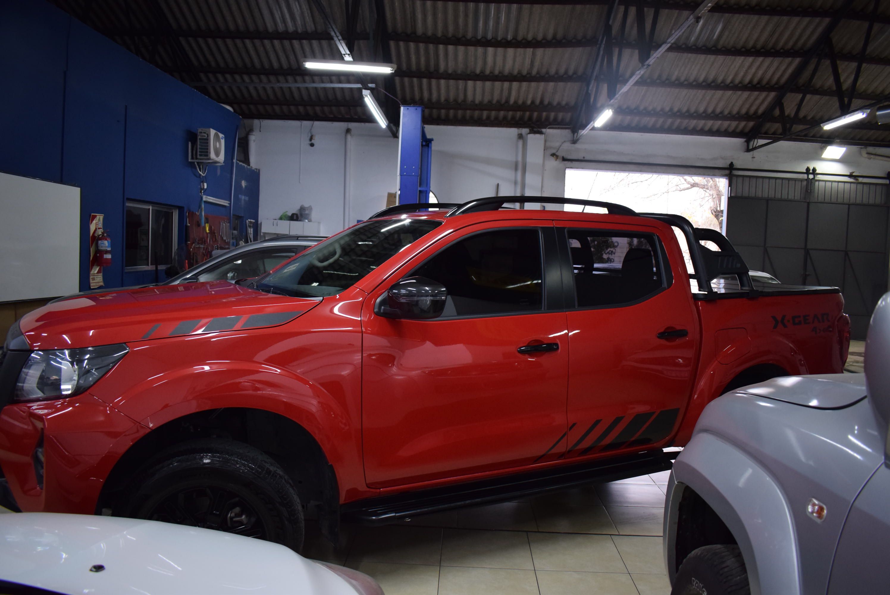Nissan FRONTIER XGEAR 4X4 AT 2.3 3
