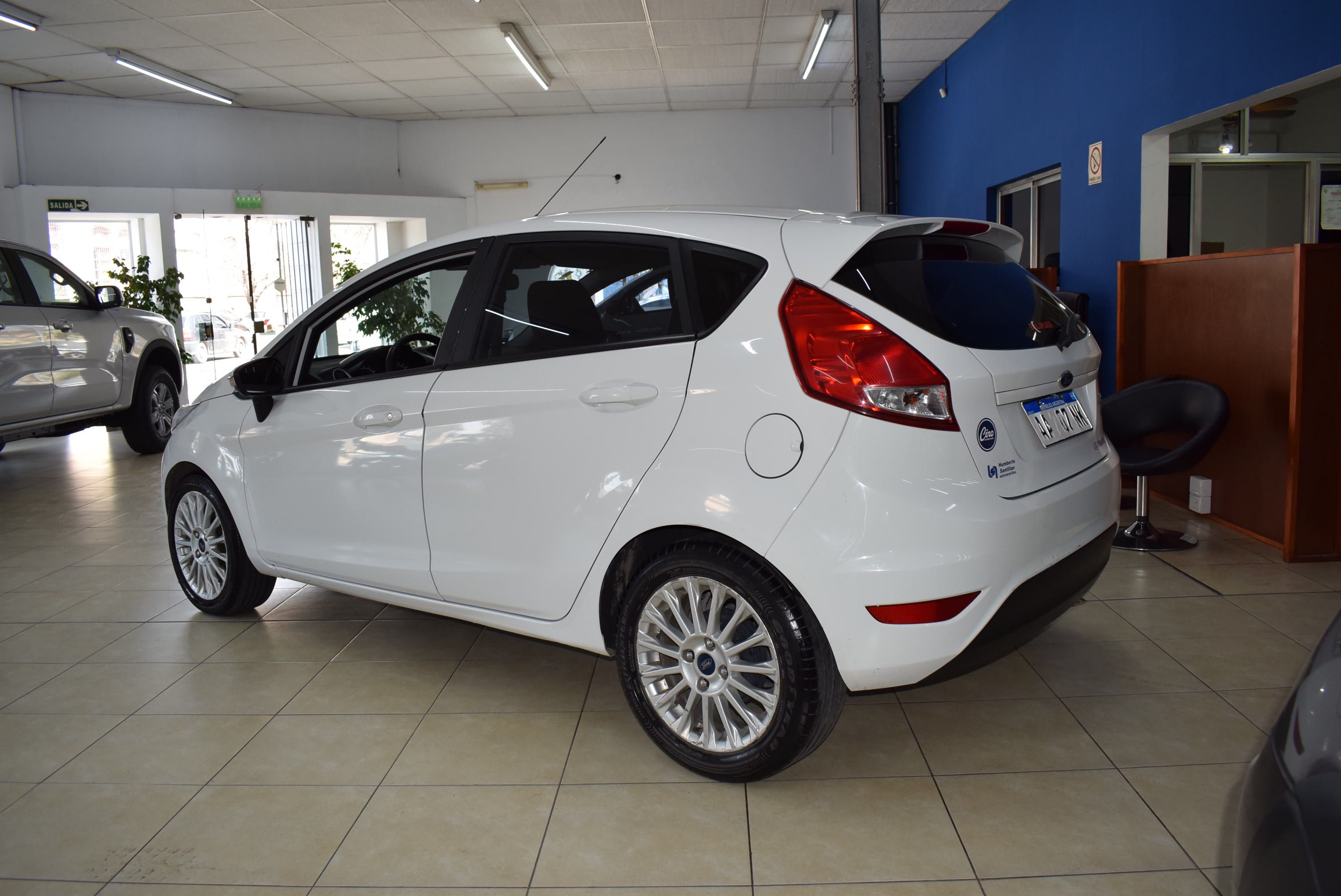 Ford FIESTA 1.6 SE POWERSHIFT AT 5