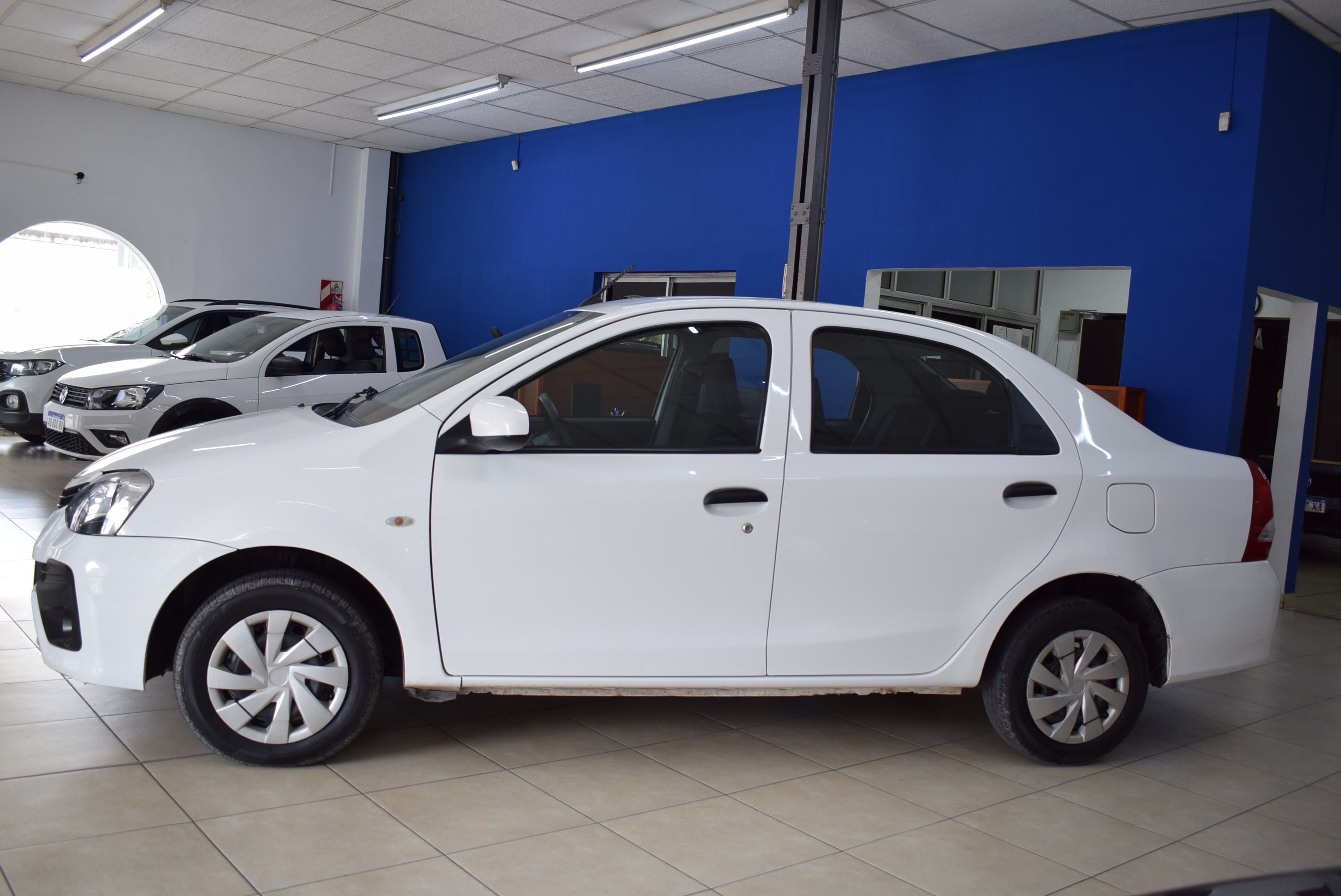 Toyota ETIOS X 1.5  4