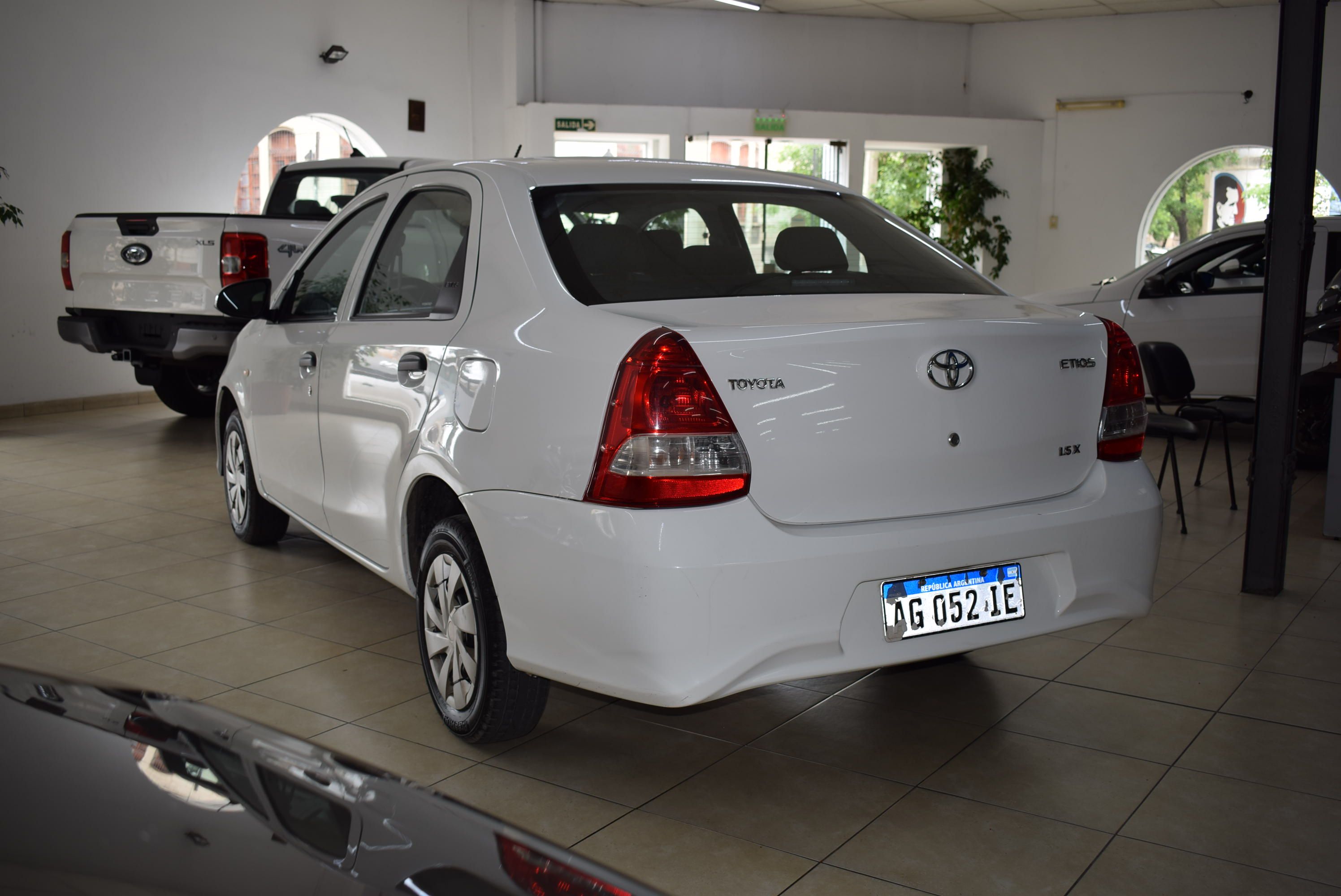 Toyota ETIOS X 1.5  5