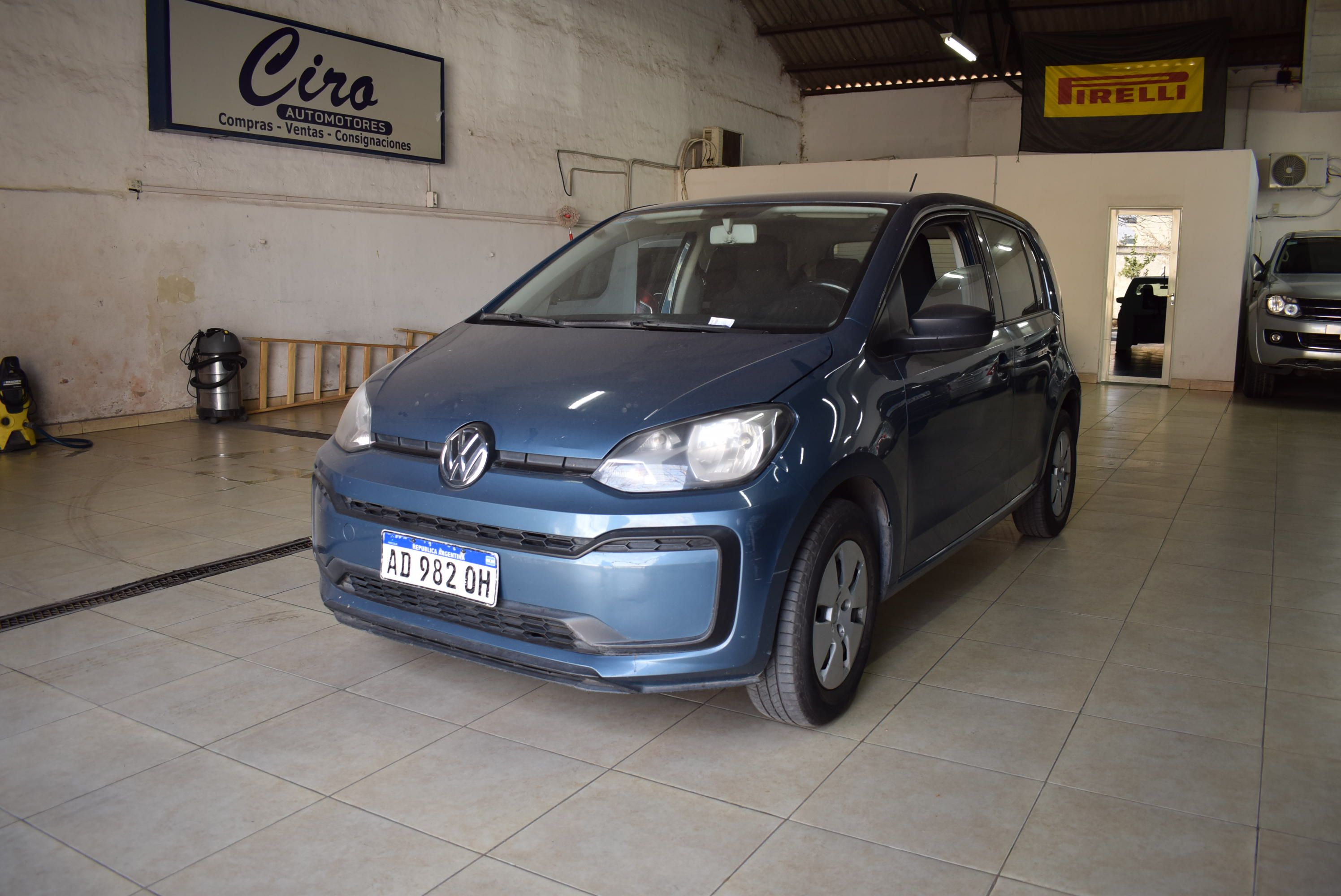 Volkswagen UP TAKE AA 3