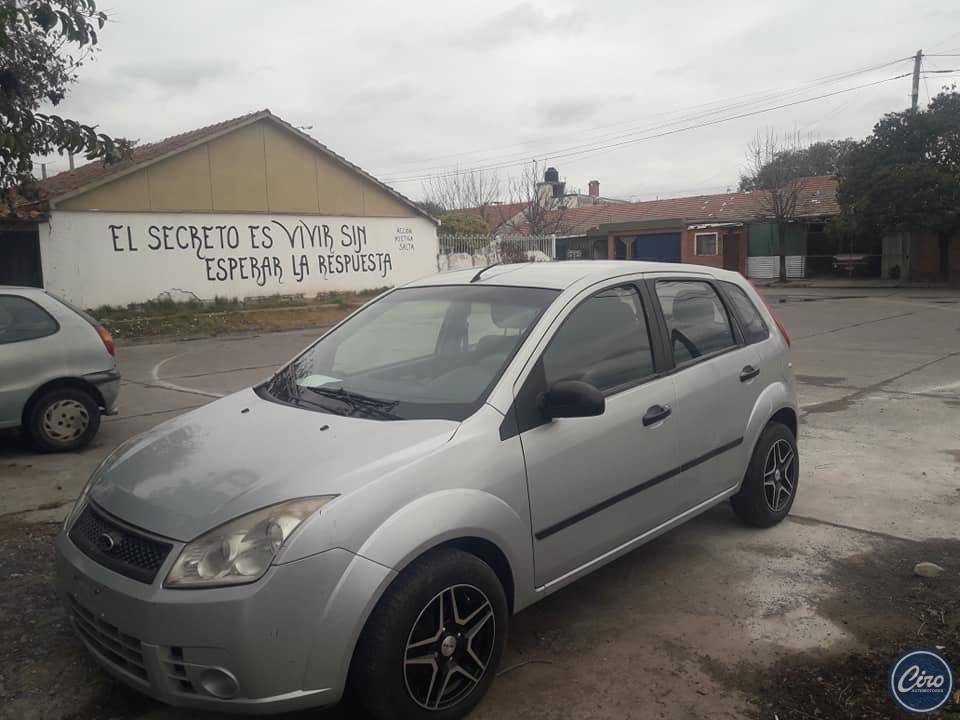 FORD FIESTA MP3 1