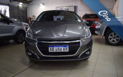 Peugeot 208 FELINE 1.6