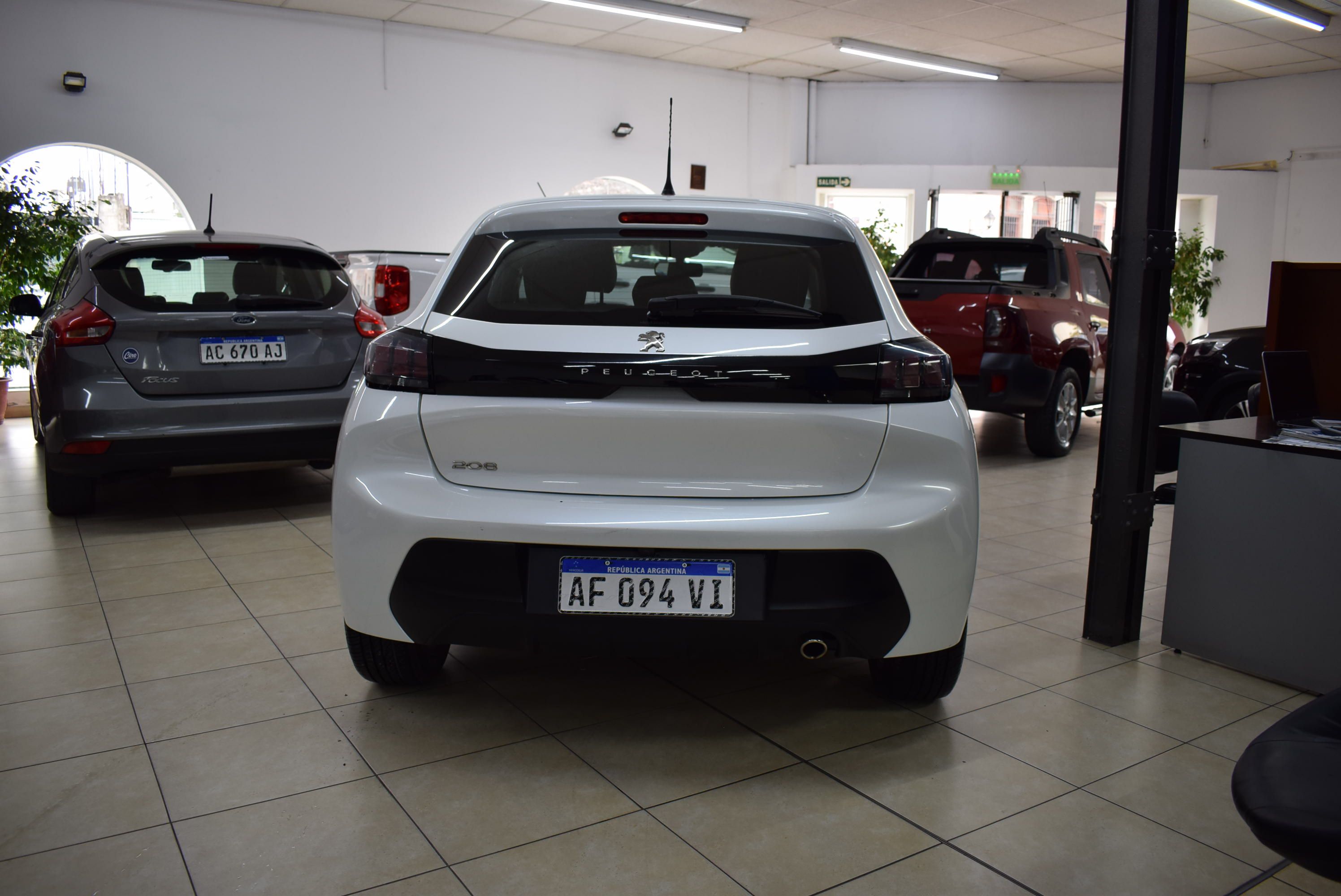 Peugeot 208 ALLURE  5