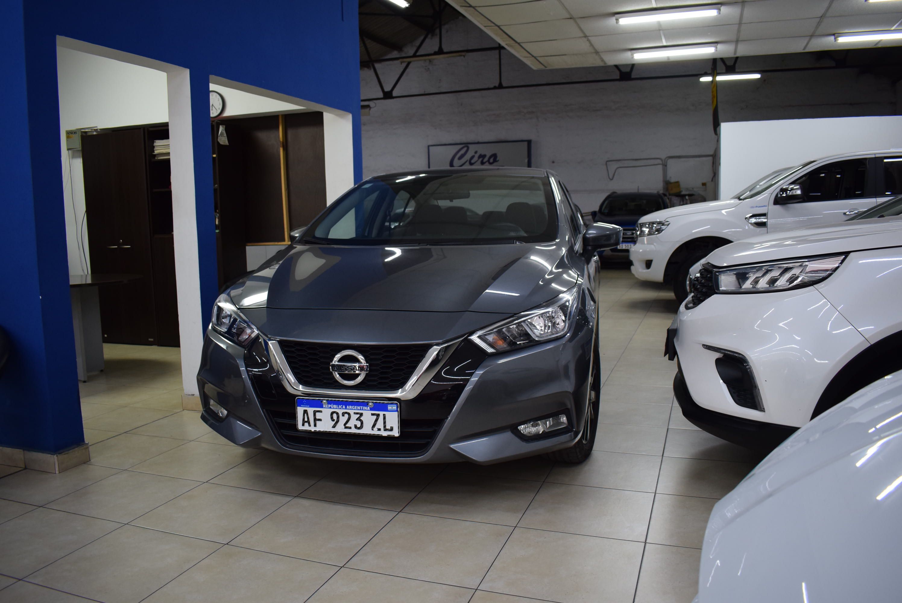Nissan VERSA ADVANCE CVT 2