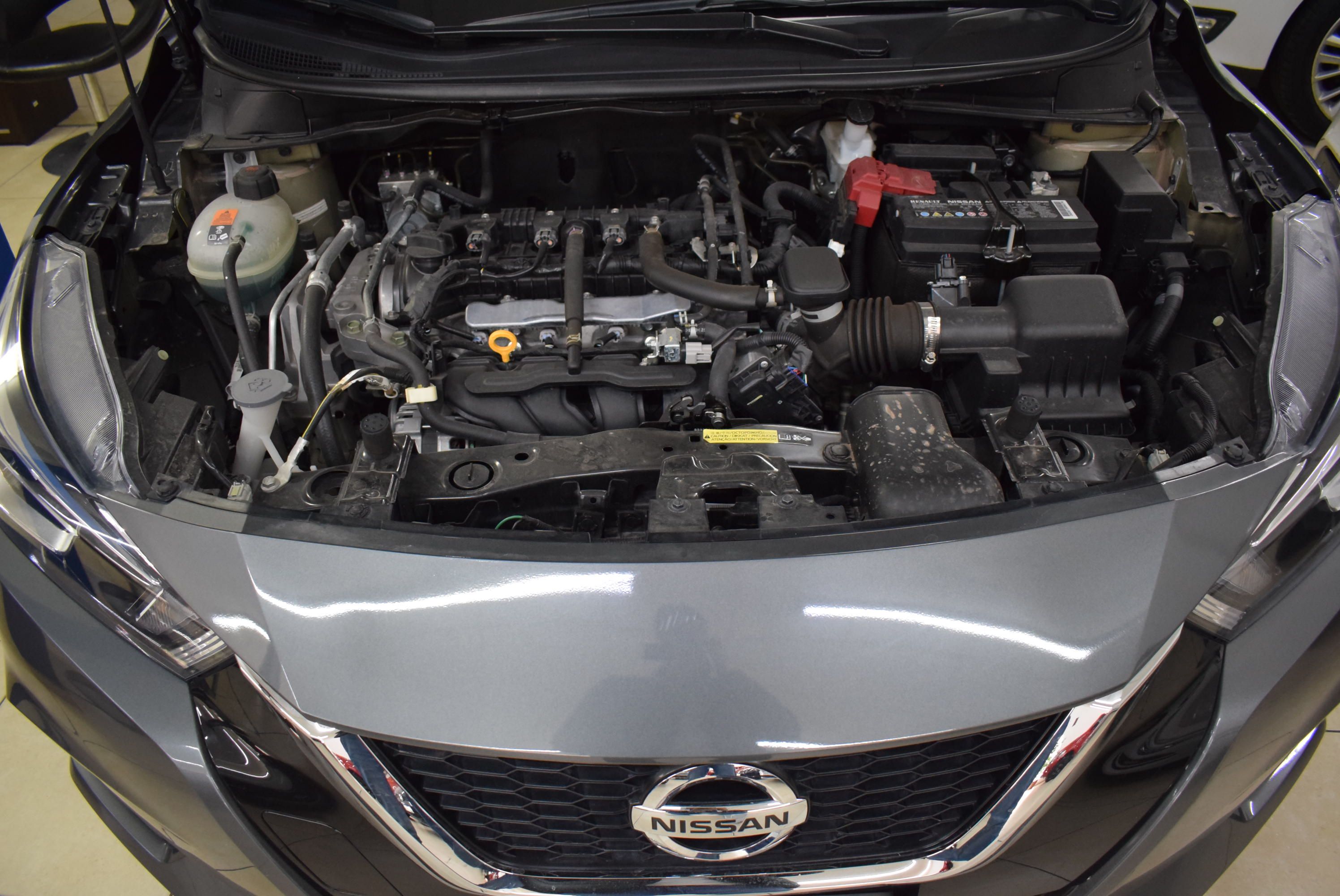 Nissan VERSA ADVANCE CVT 4
