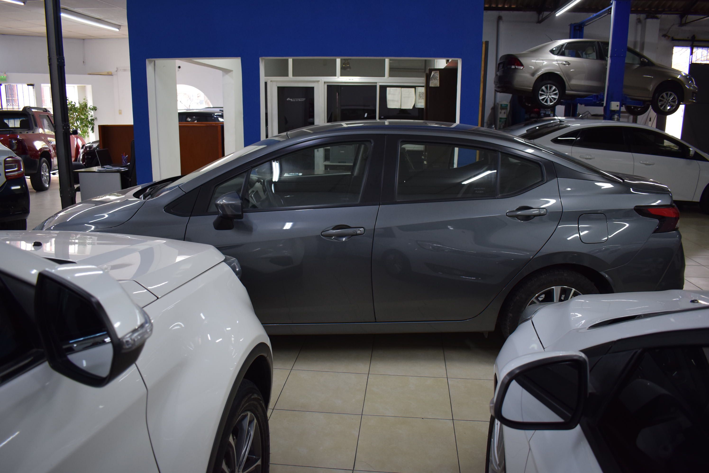 Nissan VERSA ADVANCE CVT 5