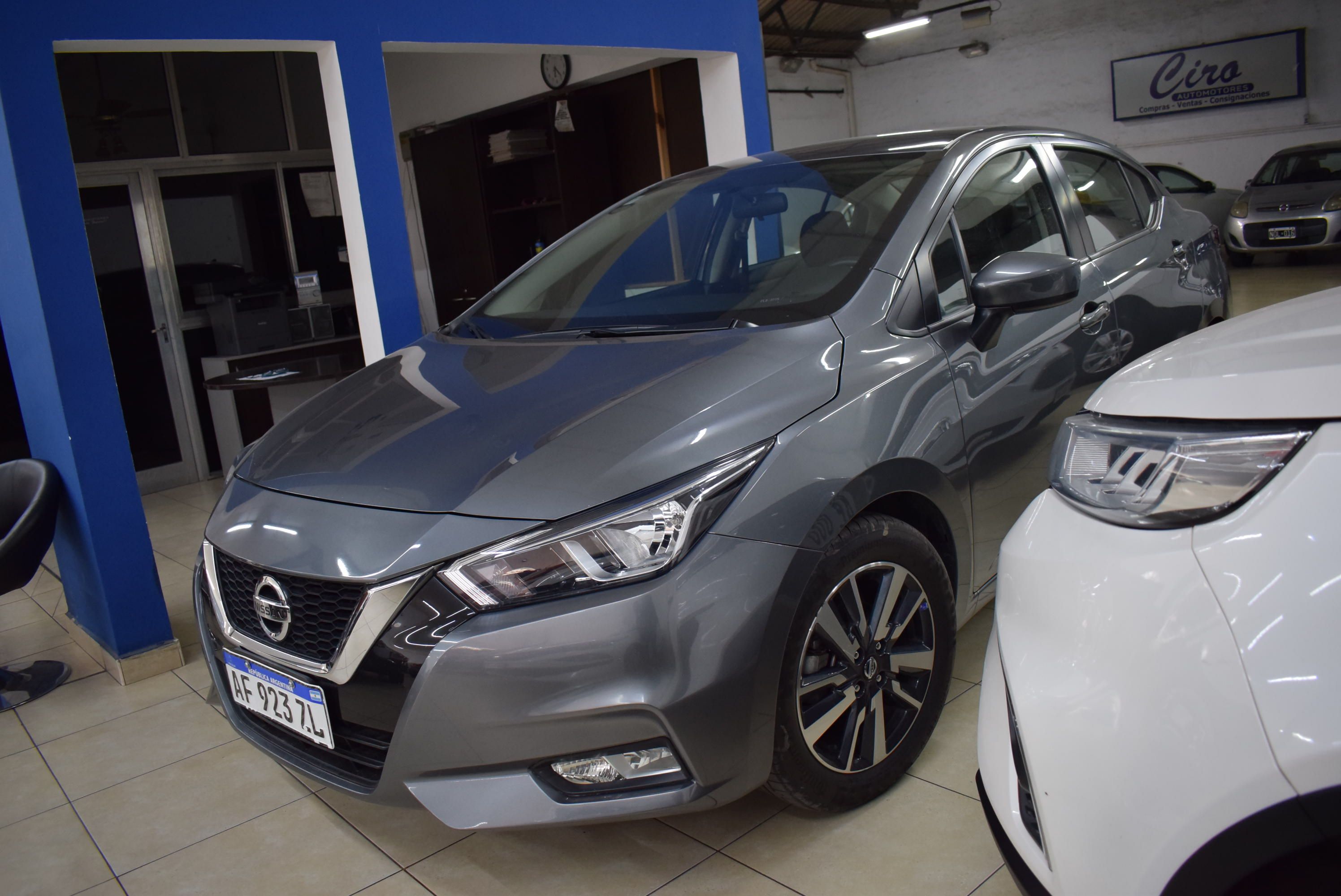Nissan VERSA ADVANCE CVT 6