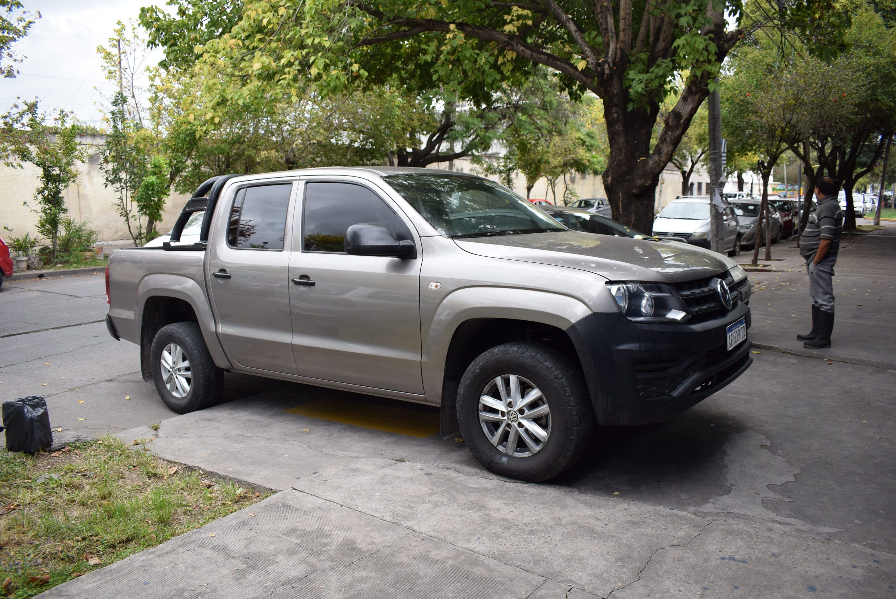 Volkswagen AMAROK TRENDLINE 2.0 4X2 7