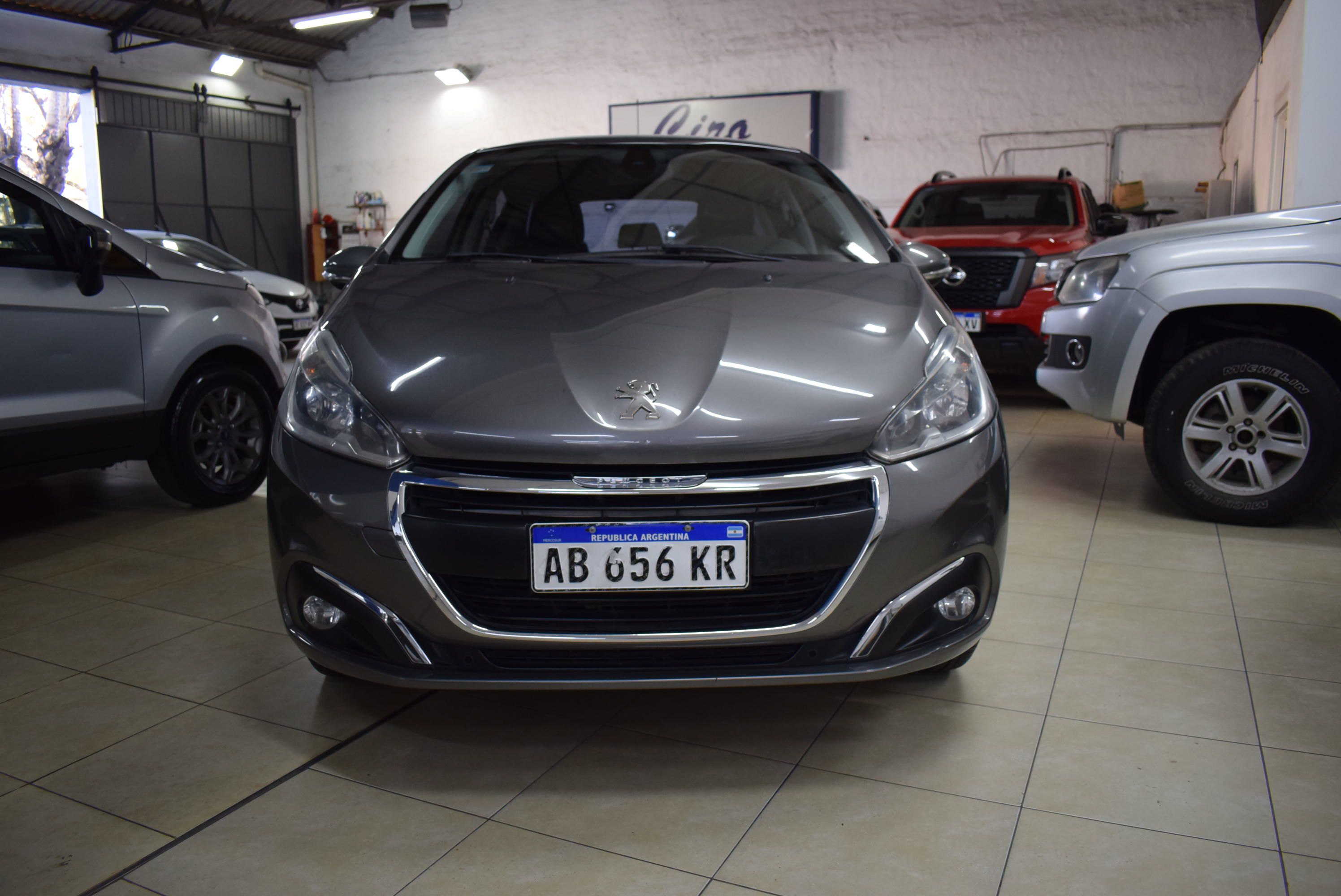 Peugeot 208 FELINE 1.6 1