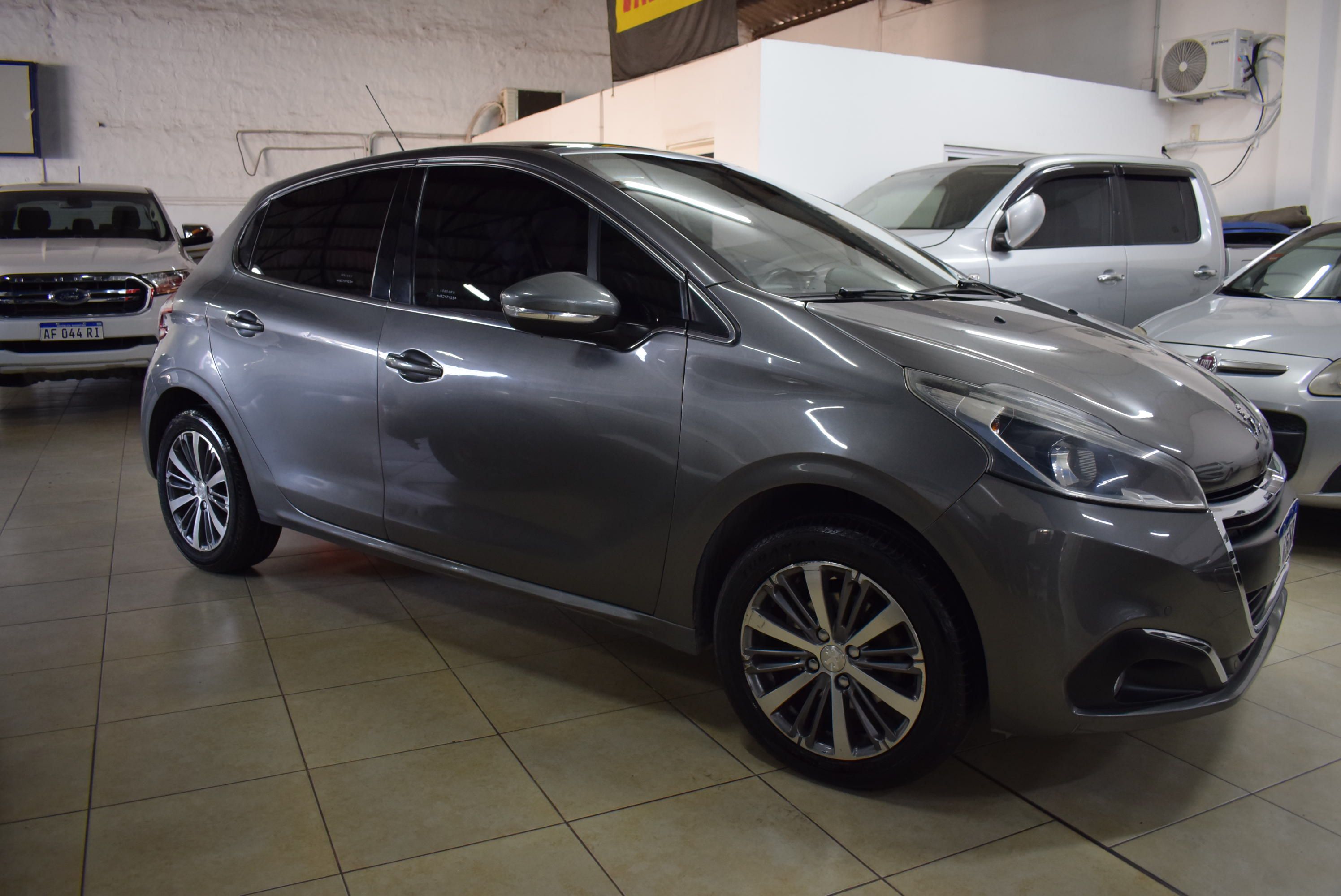 Peugeot 208 FELINE 1.6 4