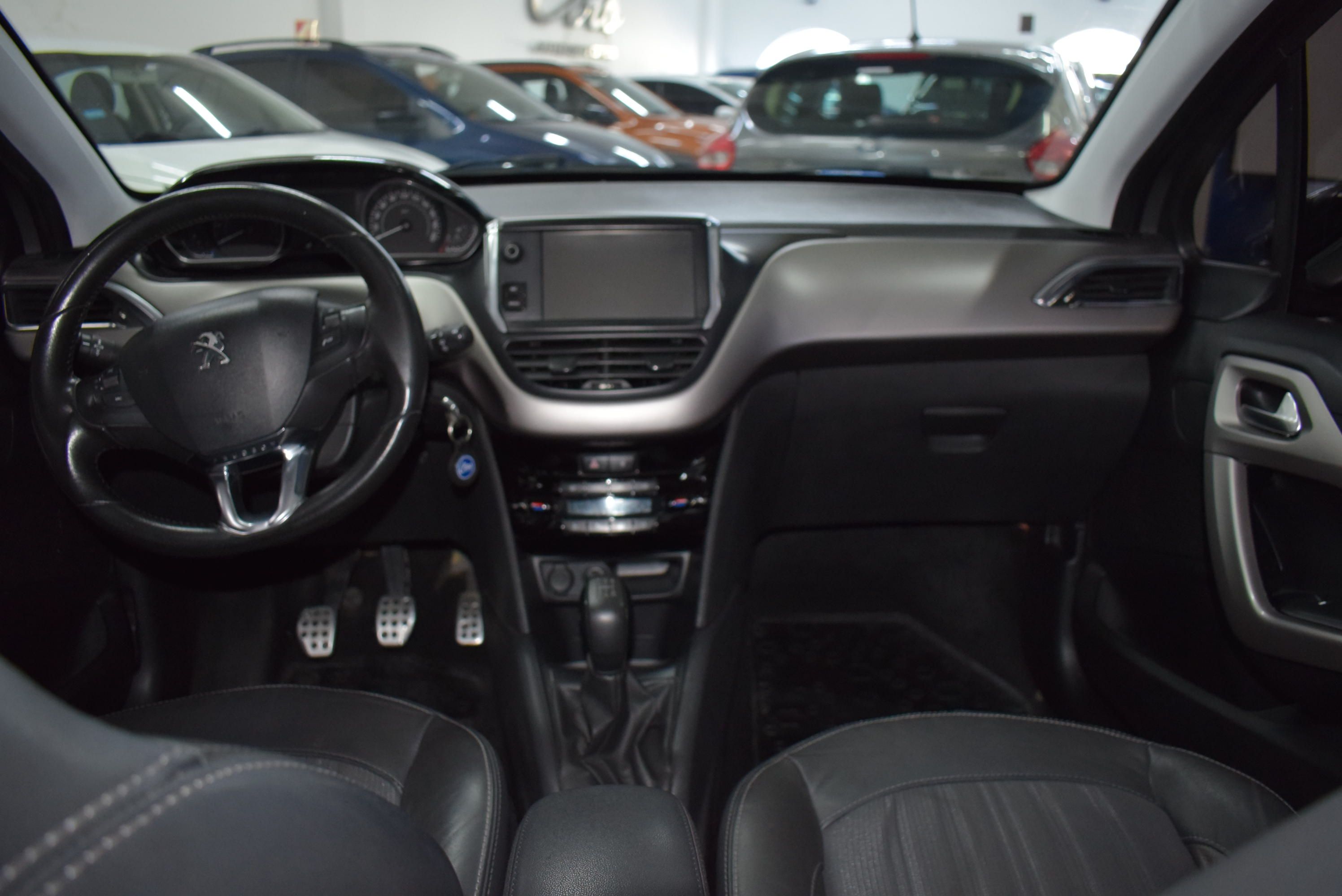 Peugeot 208 FELINE 1.6 5