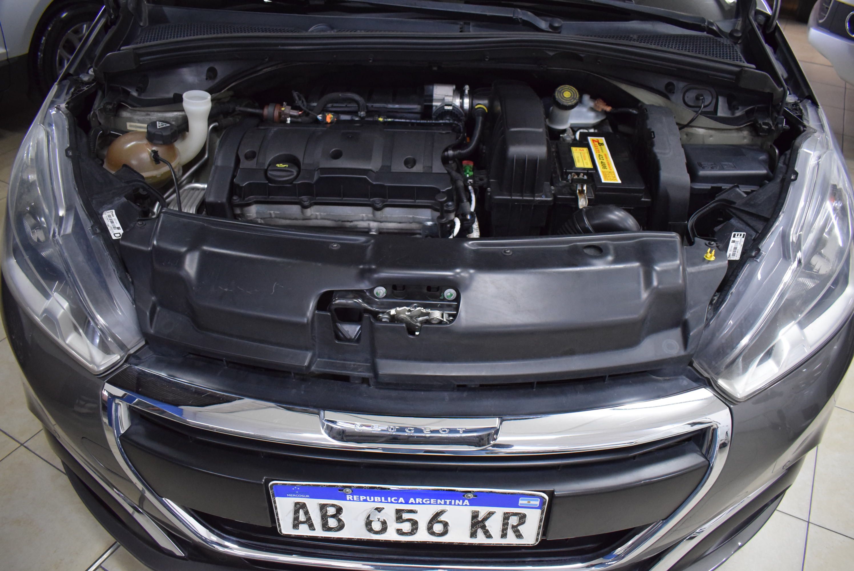 Peugeot 208 FELINE 1.6 6