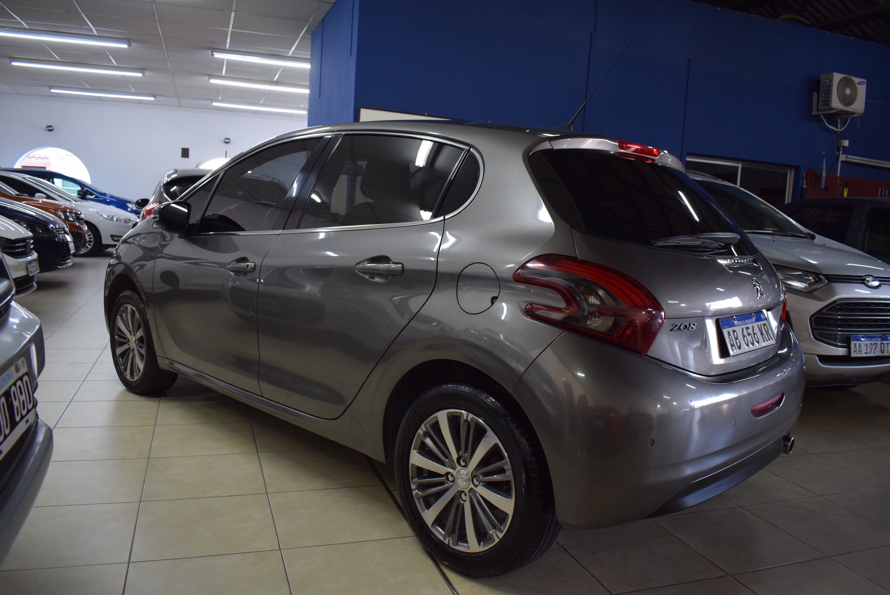 Peugeot 208 FELINE 1.6 7