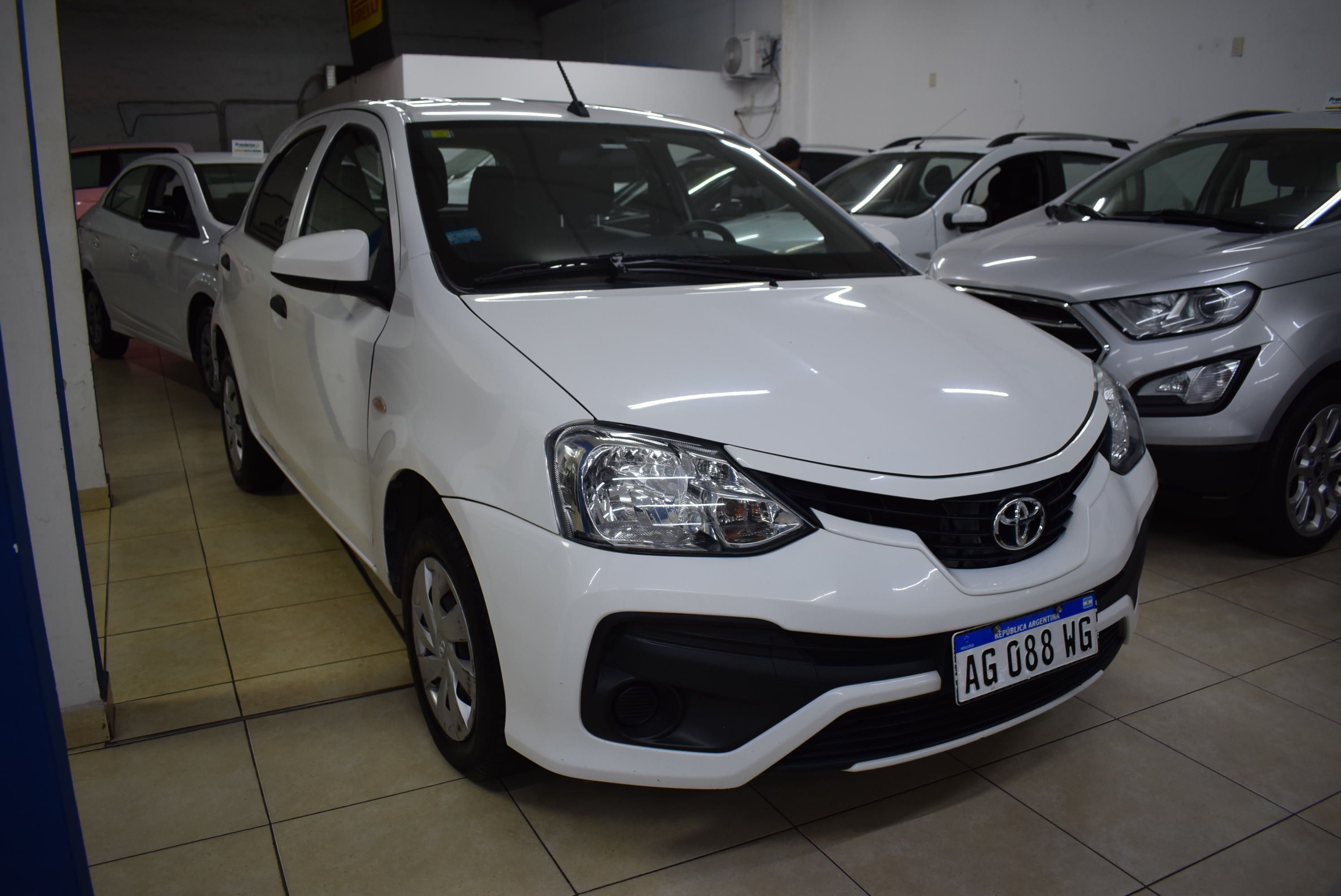 Toyota ETIOS X  1