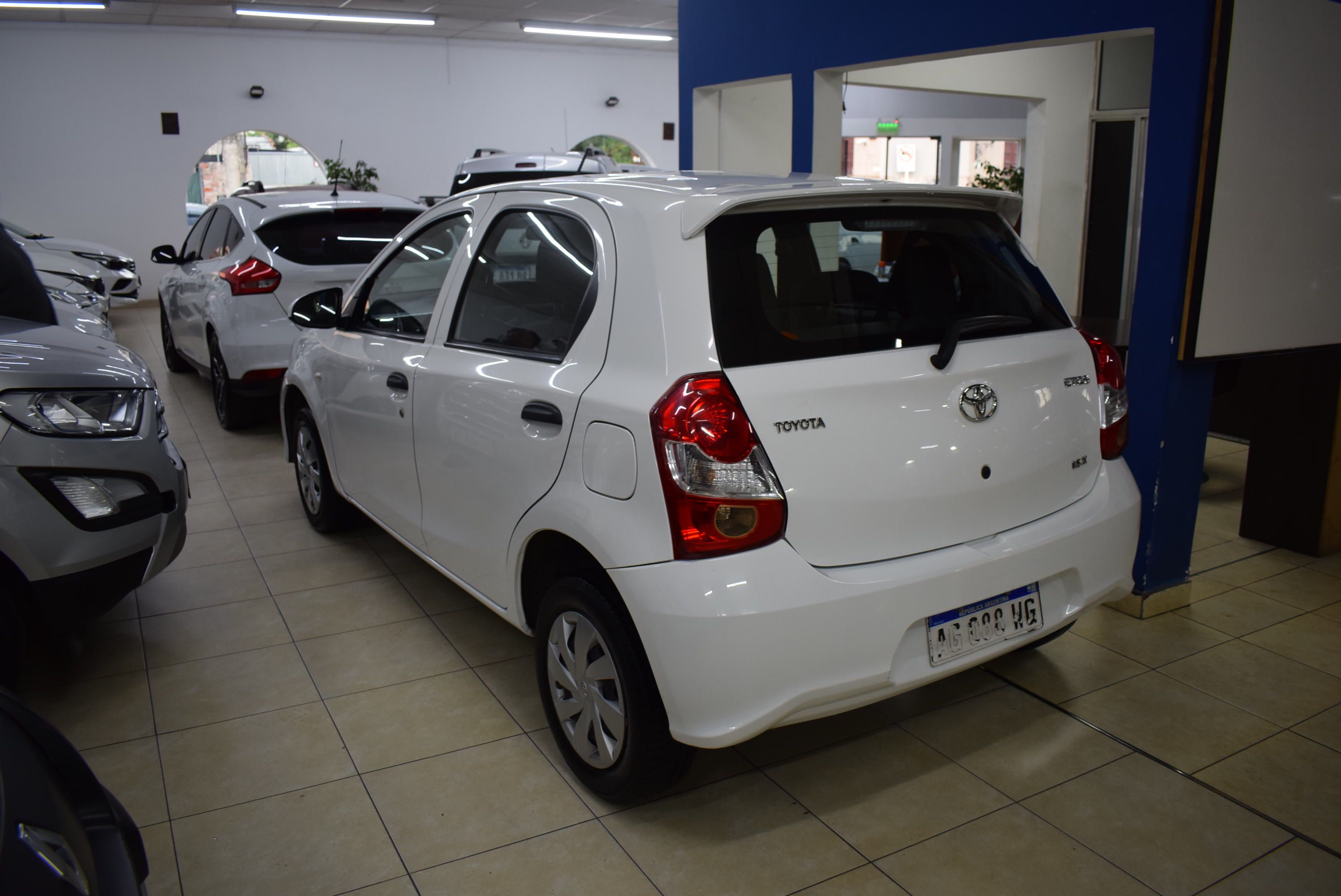 Toyota ETIOS X  7