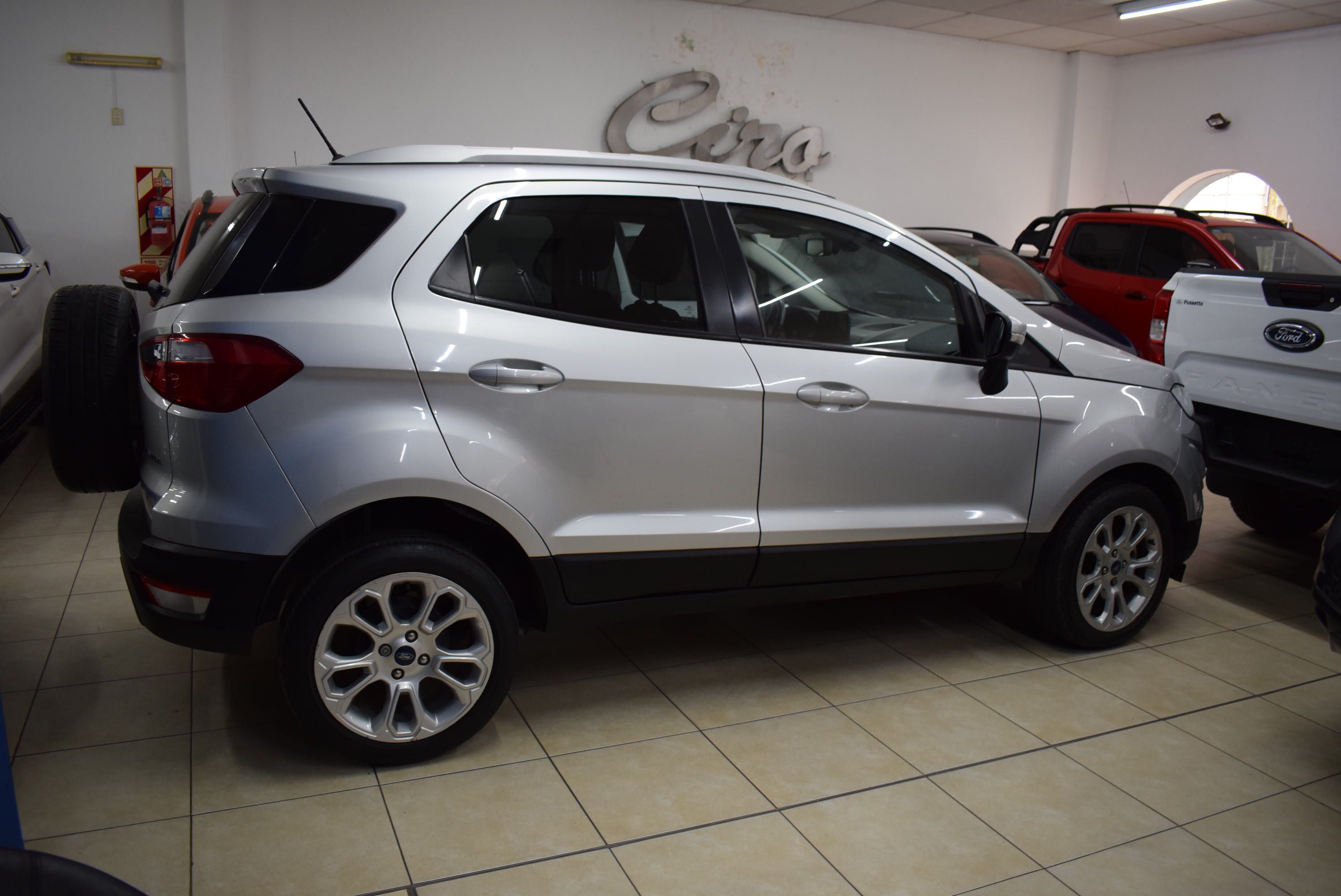 Ford ECOSPORT TITANIUM  6