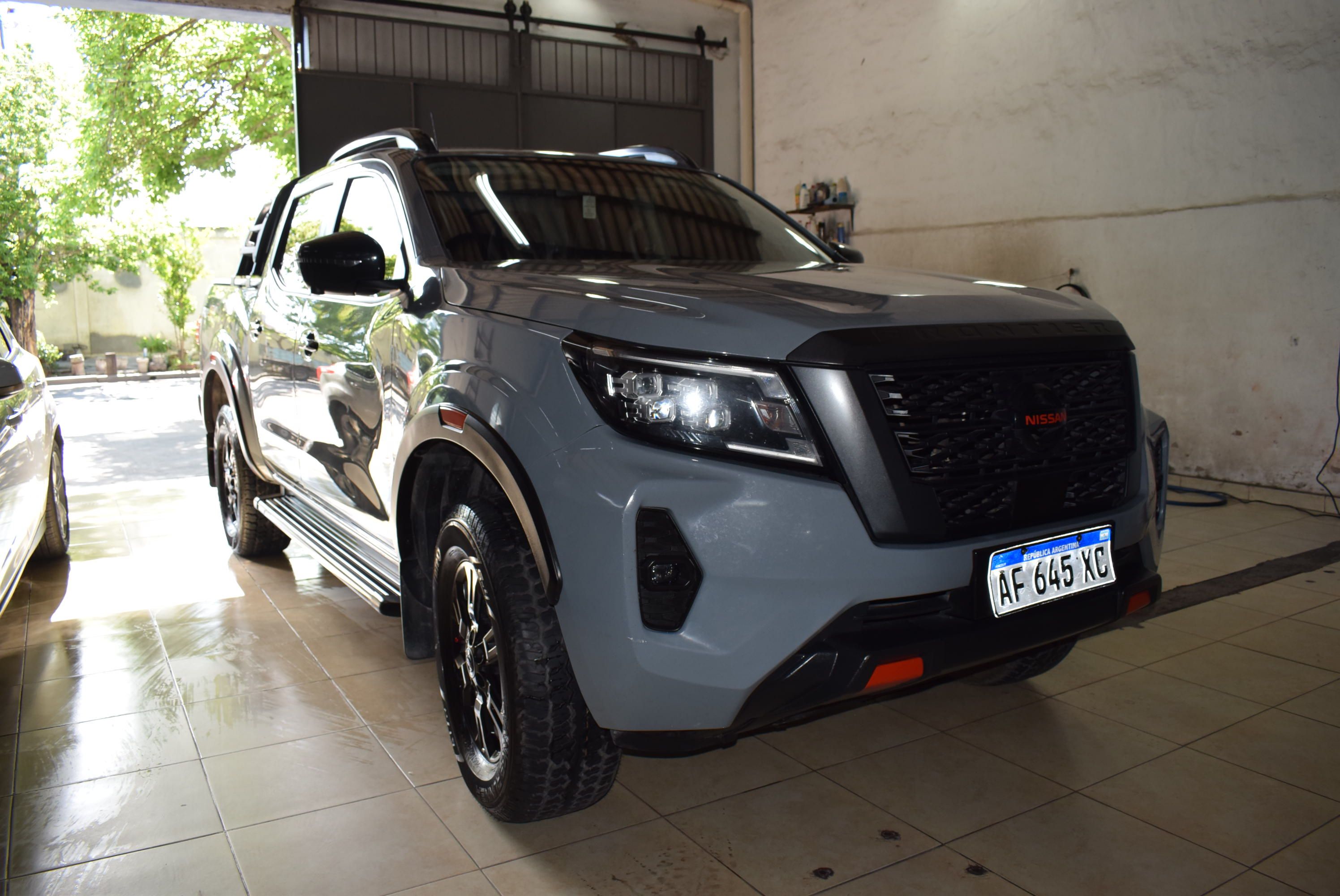 Nissan FRONTIER PRO4X 4X4 AT 2.3 D CD 1