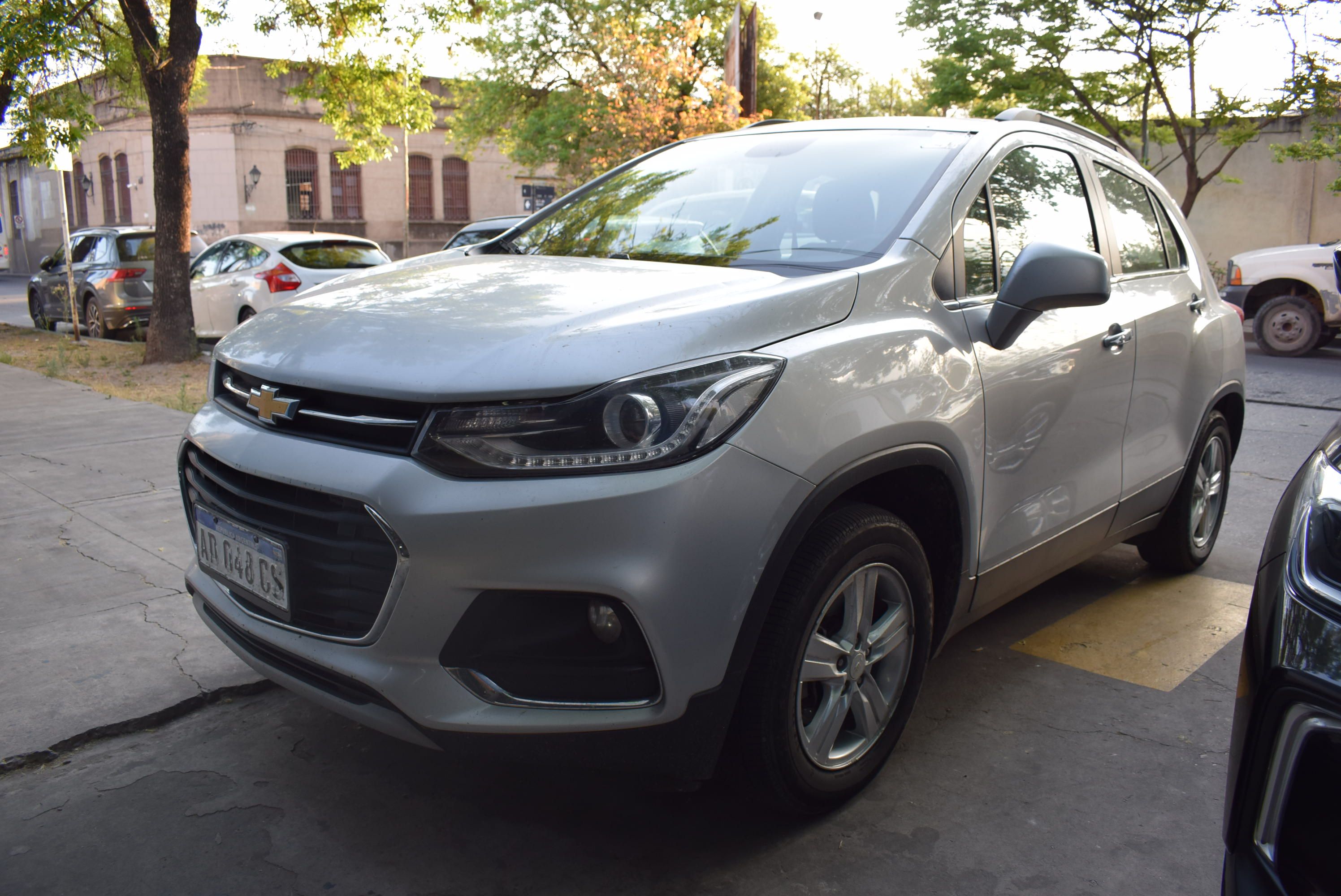 Chevrolet TRACKER FWD PREMIER 6