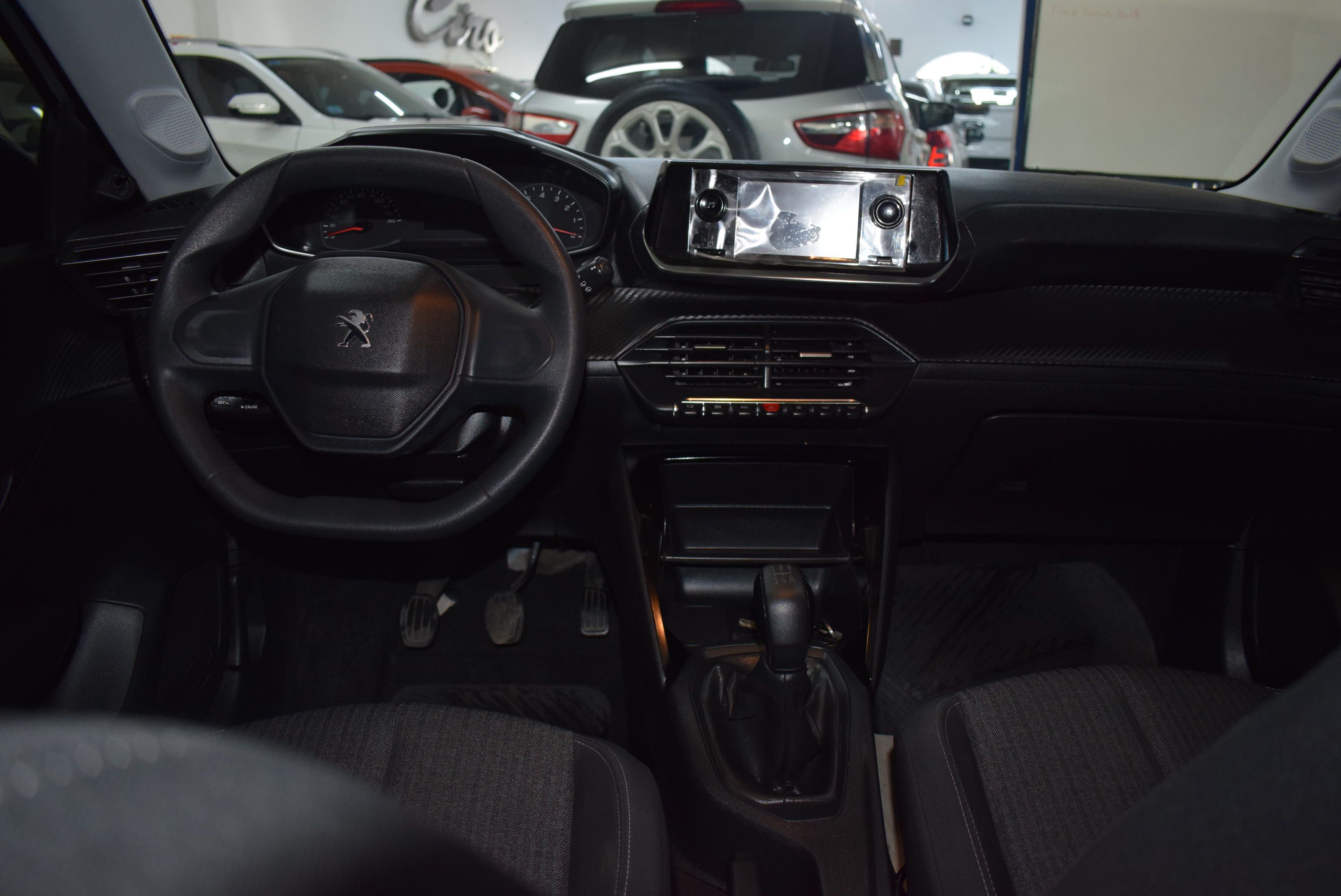 Peugeot 208 LIKE 1.2  6