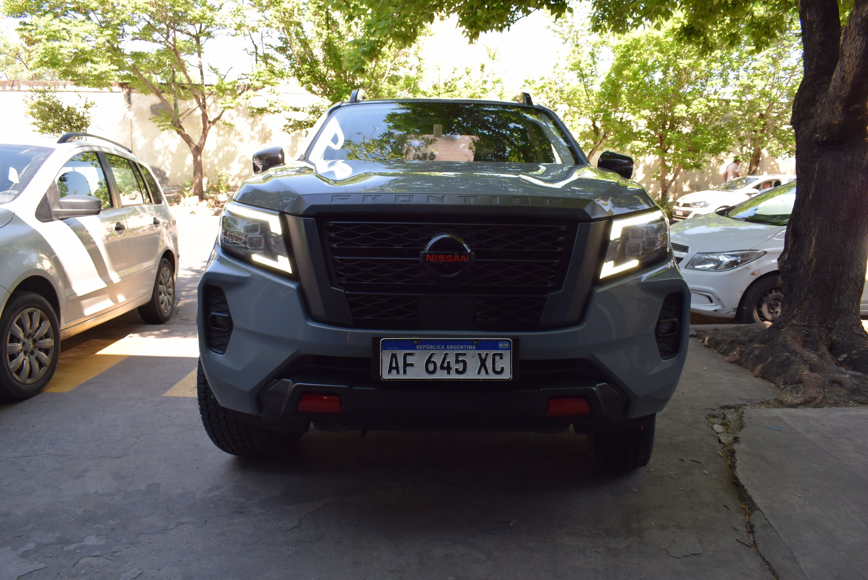 Nissan FRONTIER PRO4X 4X4 AT 2.3 D CD 5