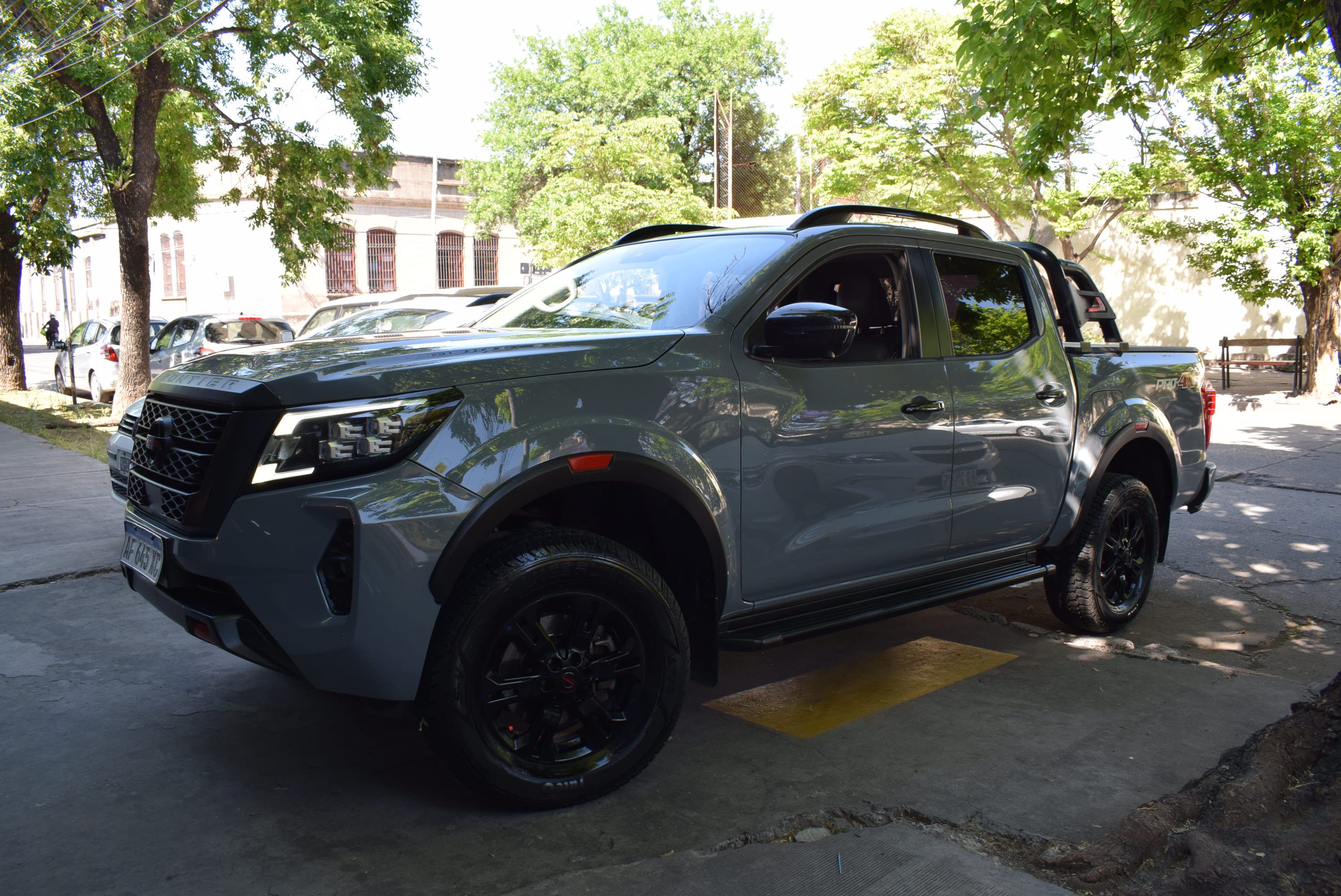 Nissan FRONTIER PRO4X 4X4 AT 2.3 D CD 6