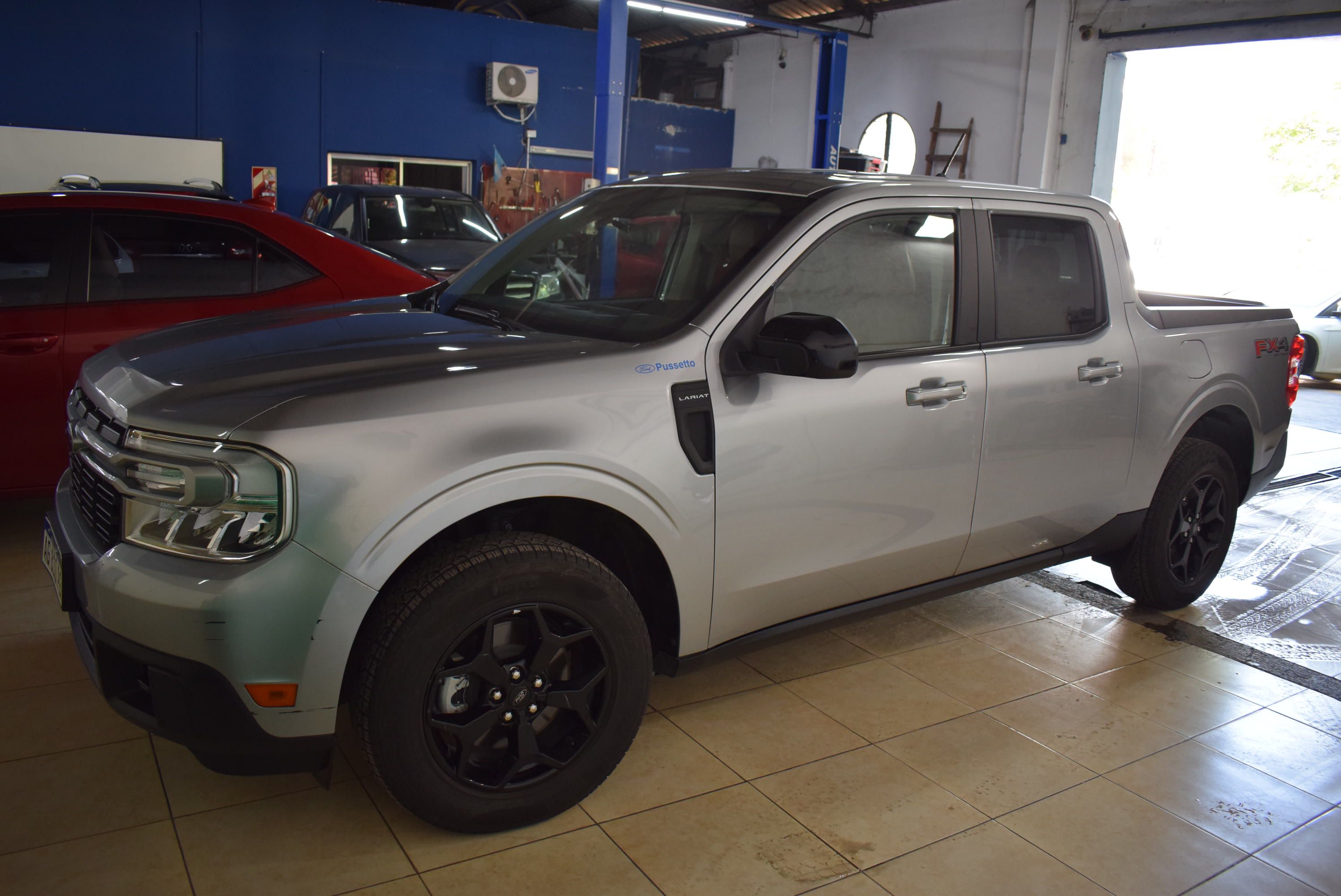 Ford MAVERICK LARIAT 2.0 7