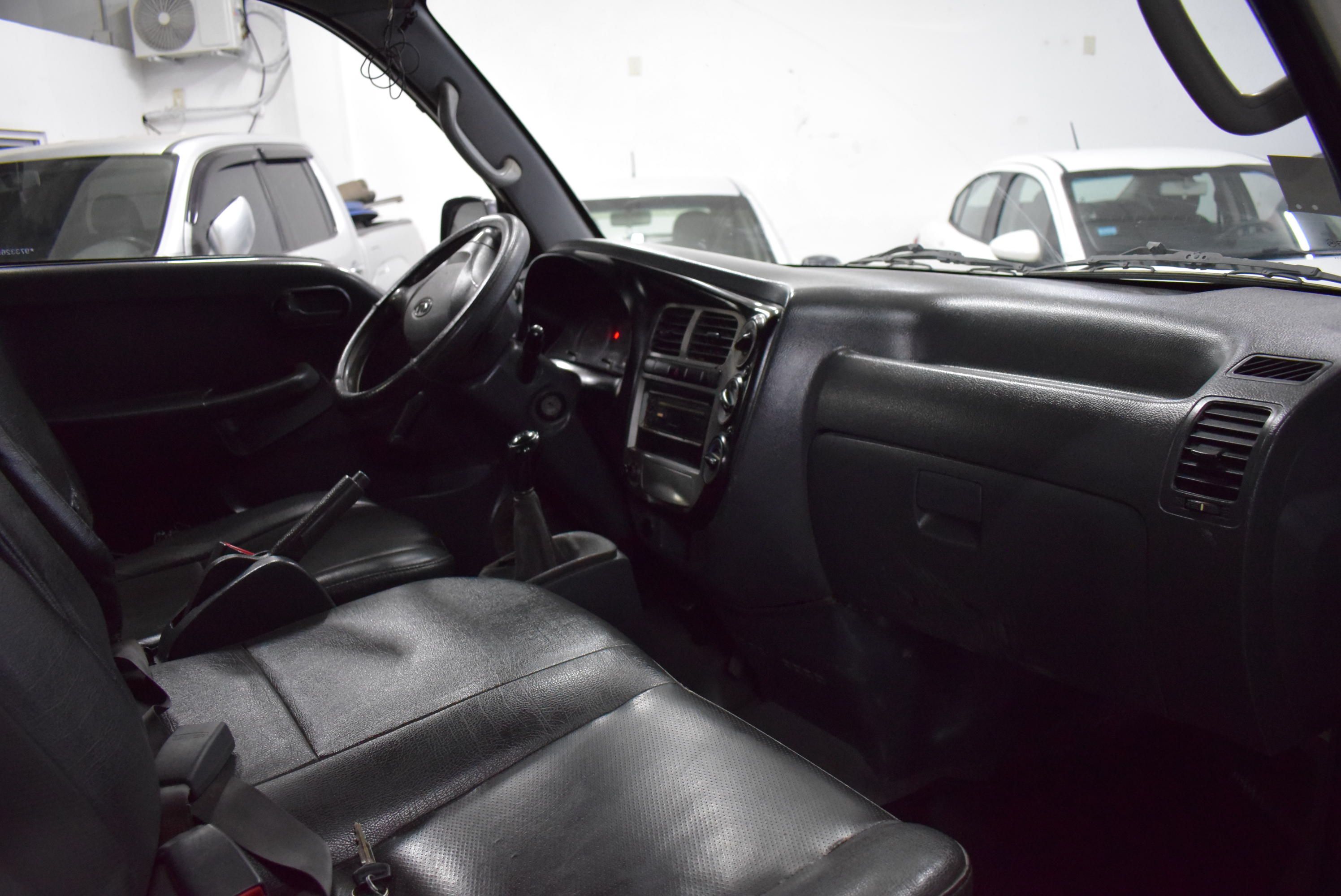 KIA K2700 5