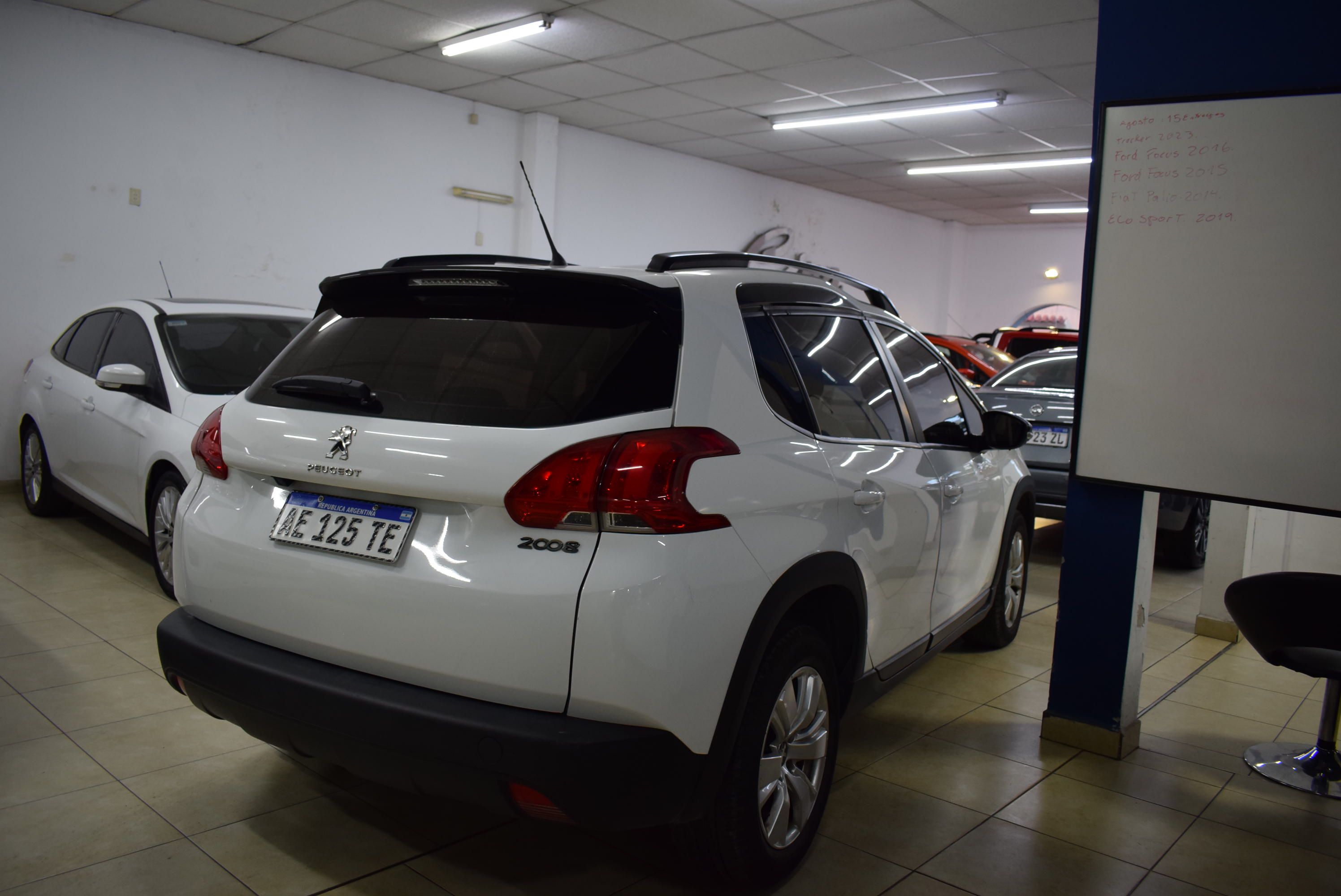 Peugeot 2008 ALLURE  6