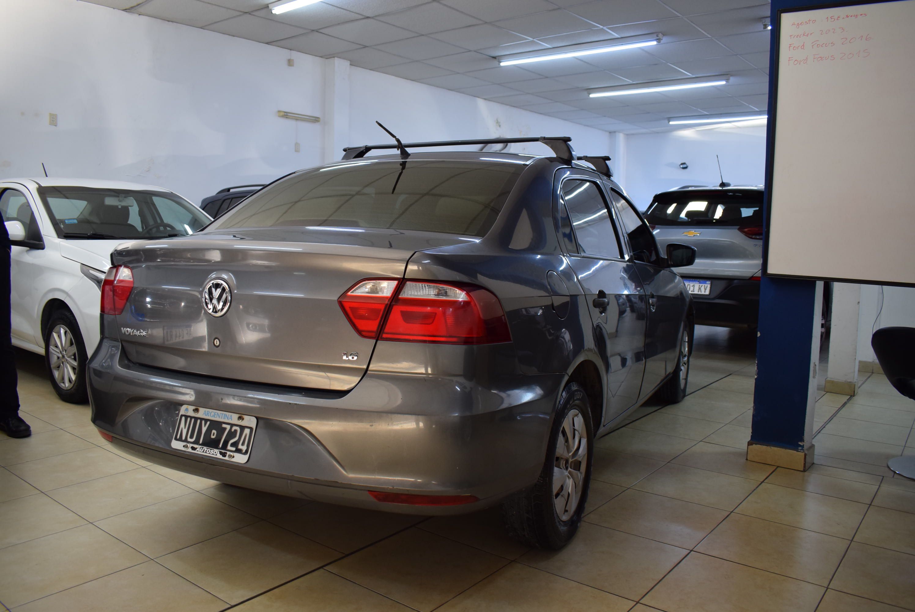 Volkswagen VOYAGE 1.6 GP  8