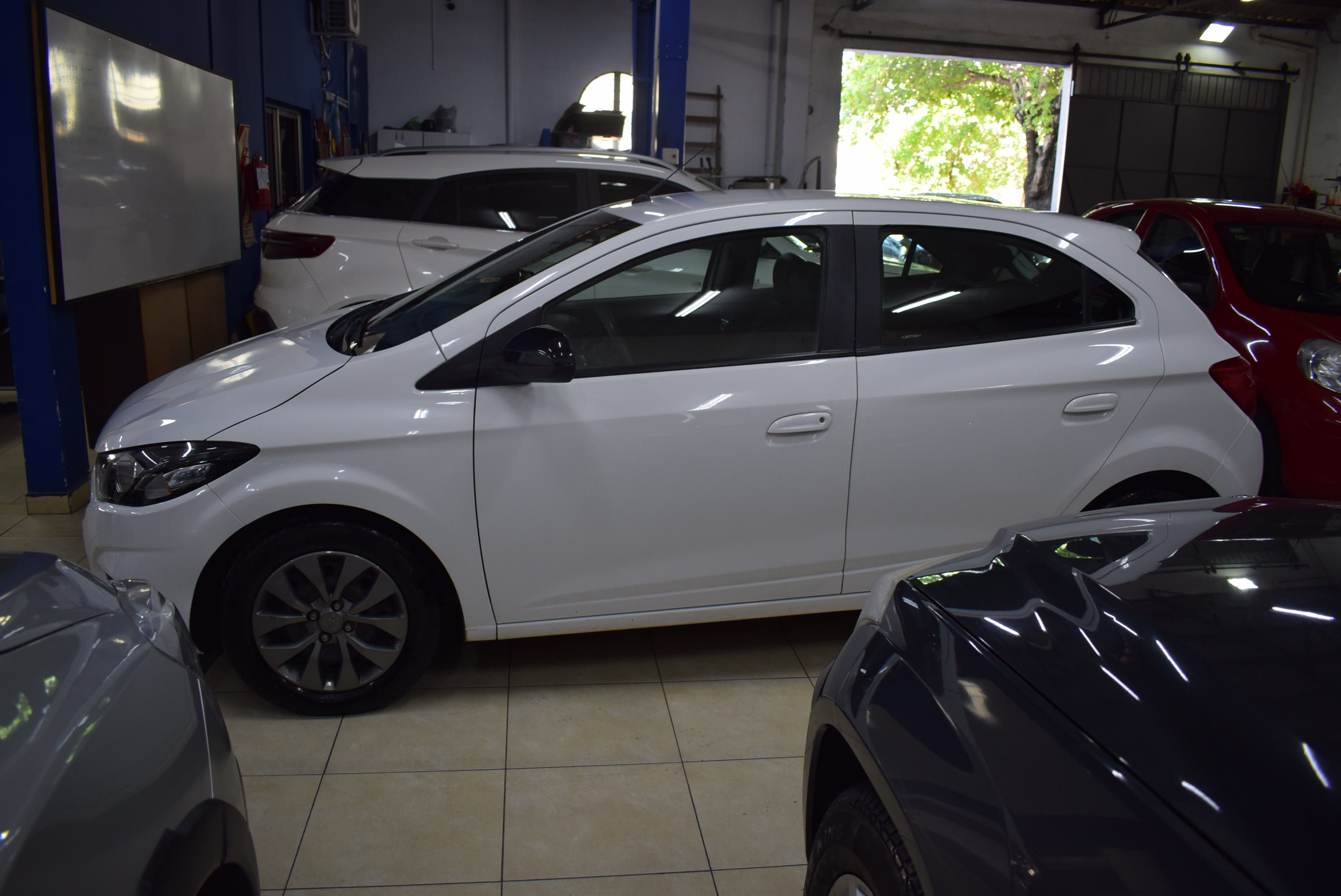 Chevrolet ONIX JOY BLACK 3