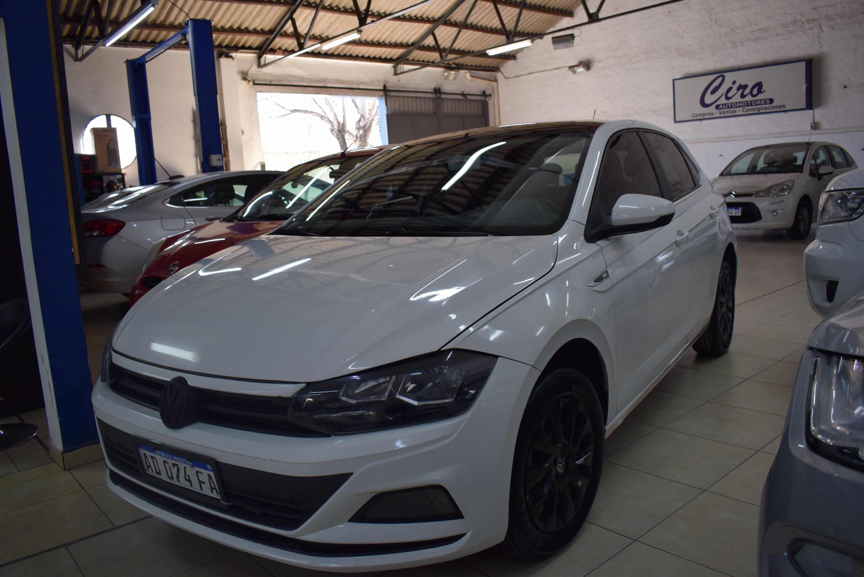 Volkswagen POLO TRENDLINE 1.6  1