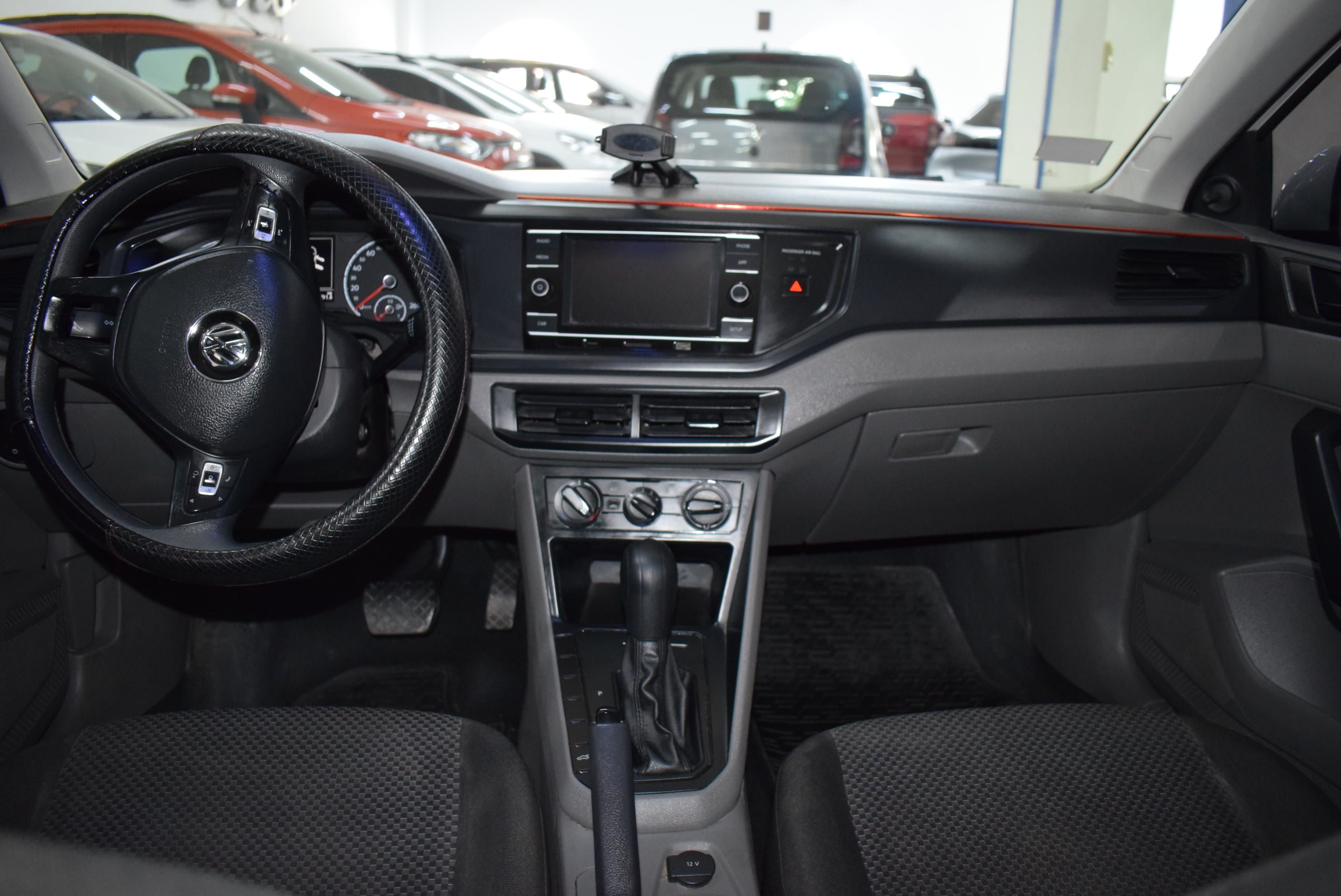 Volkswagen POLO TRENDLINE 1.6  3