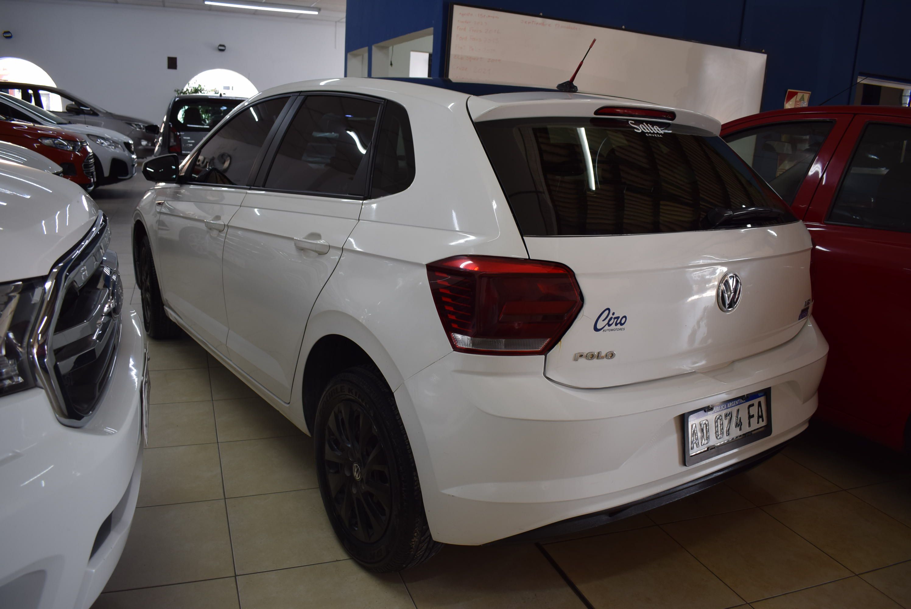 Volkswagen POLO TRENDLINE 1.6  5