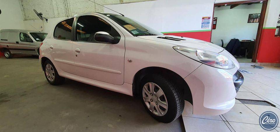 Peugeot 207 Active 2010 5