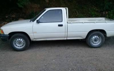 vendo toyota hilux