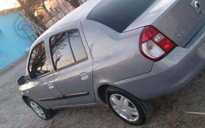 RENAULT clio 1.2 16 válvulas MODELO 2007