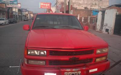 Vendo c10 1998 diesel perfecta funcionamiento impecable todo los papeles al día único dueño