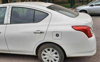 Nissan Versa sense 2019 AT