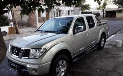 Nissan Frontier 2.5 LE 6MT 4x4 Año 2011