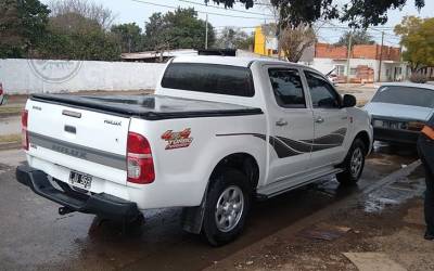 Vendo Toyota DX 4x4 2012 lista para transferir