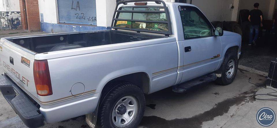 Chevrolet Silverado 2001 3