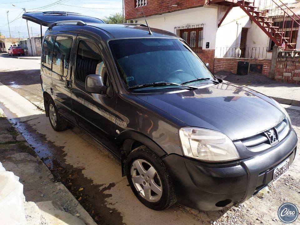 2015 Peugeot partner patagonica 2
