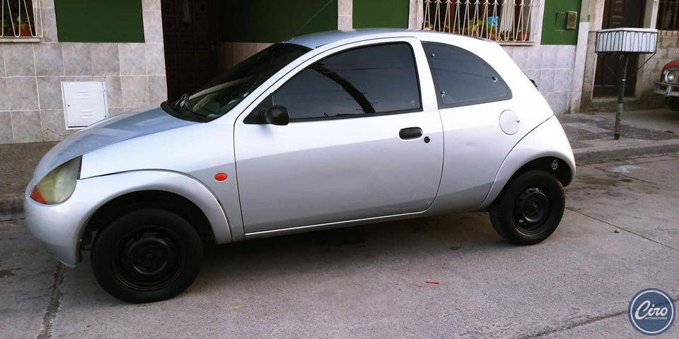 Ford ka naftero modelo 2000 () 1