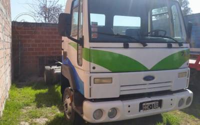 Ford cargo 712 2008