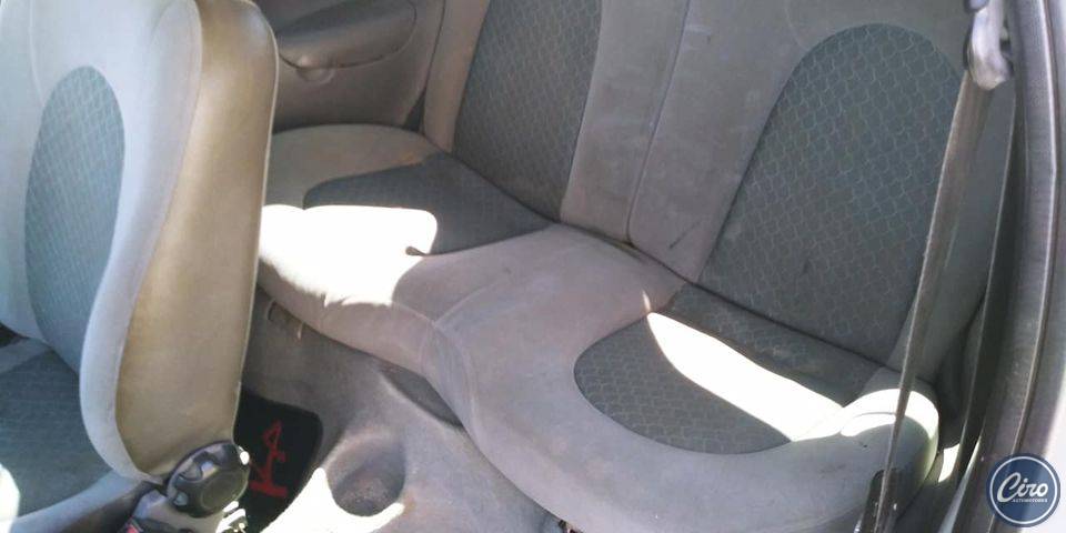 Ford ka naftero modelo 2000 () 6