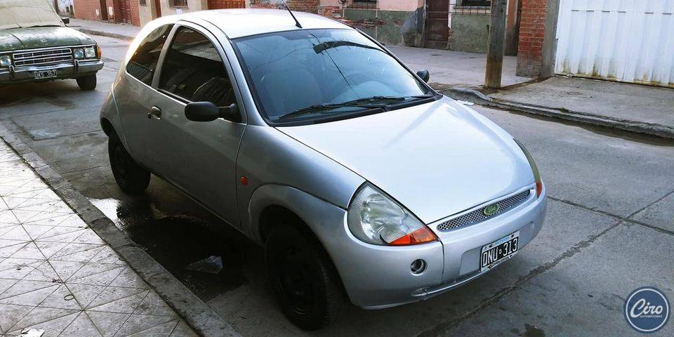 Ford ka naftero modelo 2000 () 3