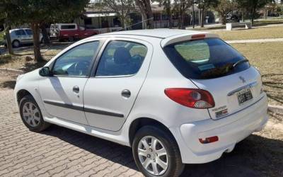 Peugeot 207. Año 2013