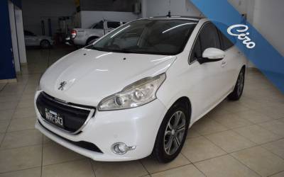 Peugeot 208 FELINE 1.6N