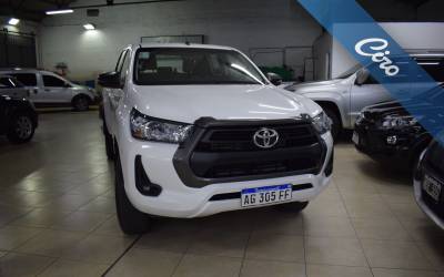 Toyota HILUX 2.8 SR 4x4
